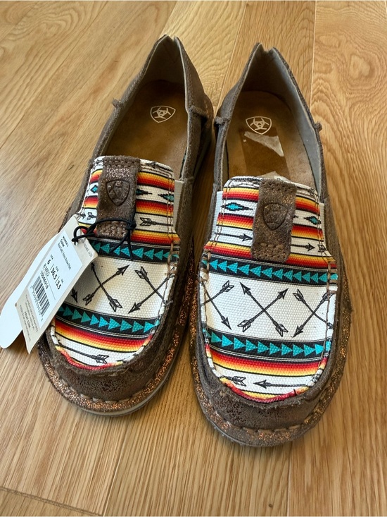 Ariat Shoes - Ariat Women’s Cruiser Slip-On Loafer | Rose Gold Aztec Arrow Print | Size 6 NWT
